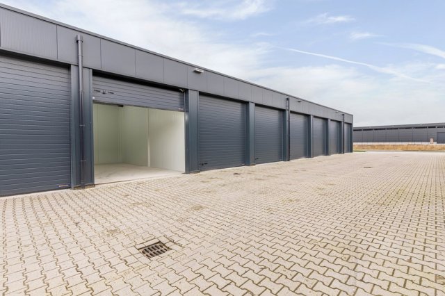 iQ Makelaars Zuidbroek, Beneluxweg